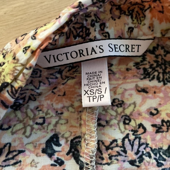 Victoria’s Secret Beach Coverup Set - Picture 6 of 10